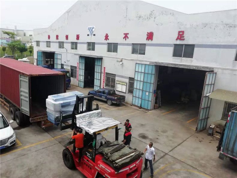 两台100吨珍珠棉专用自动裁断机出口印度