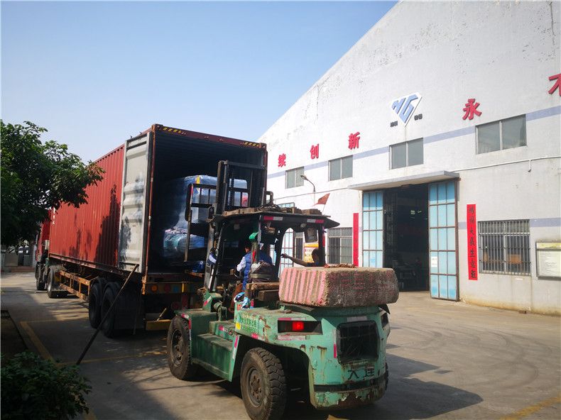 鸿钢裁断机出口荷兰