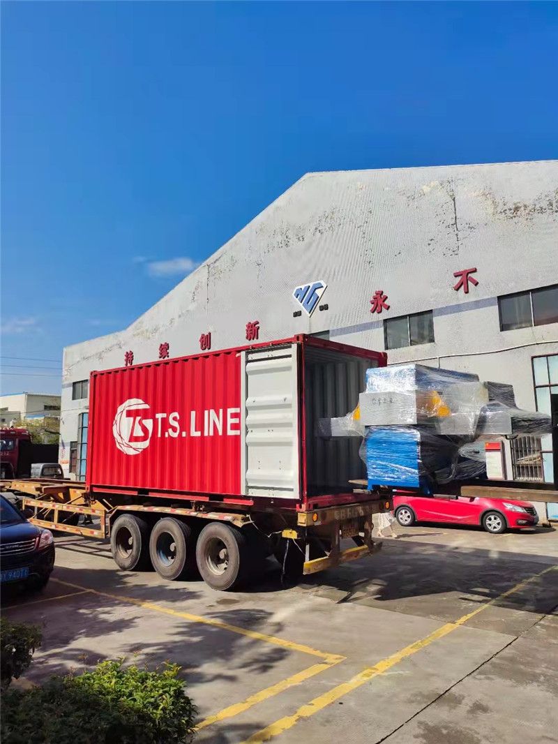 一台80吨珍珠棉专用自动裁断机出口越南