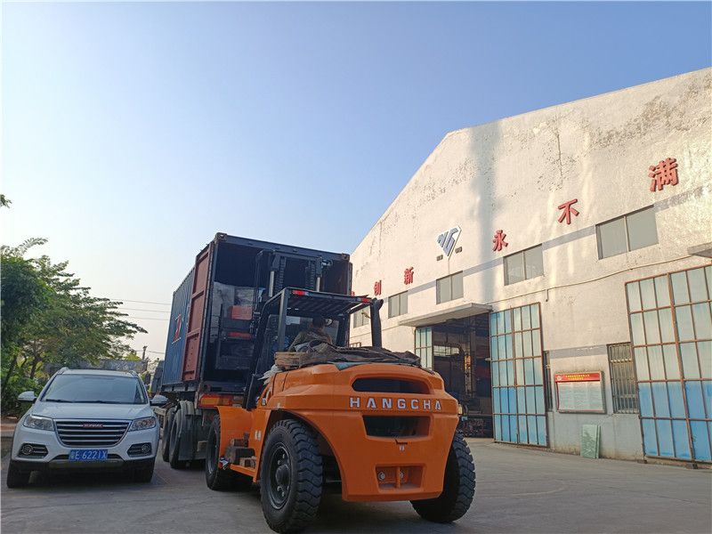 一台100吨珍珠棉全自动裁断机出口马来西亚